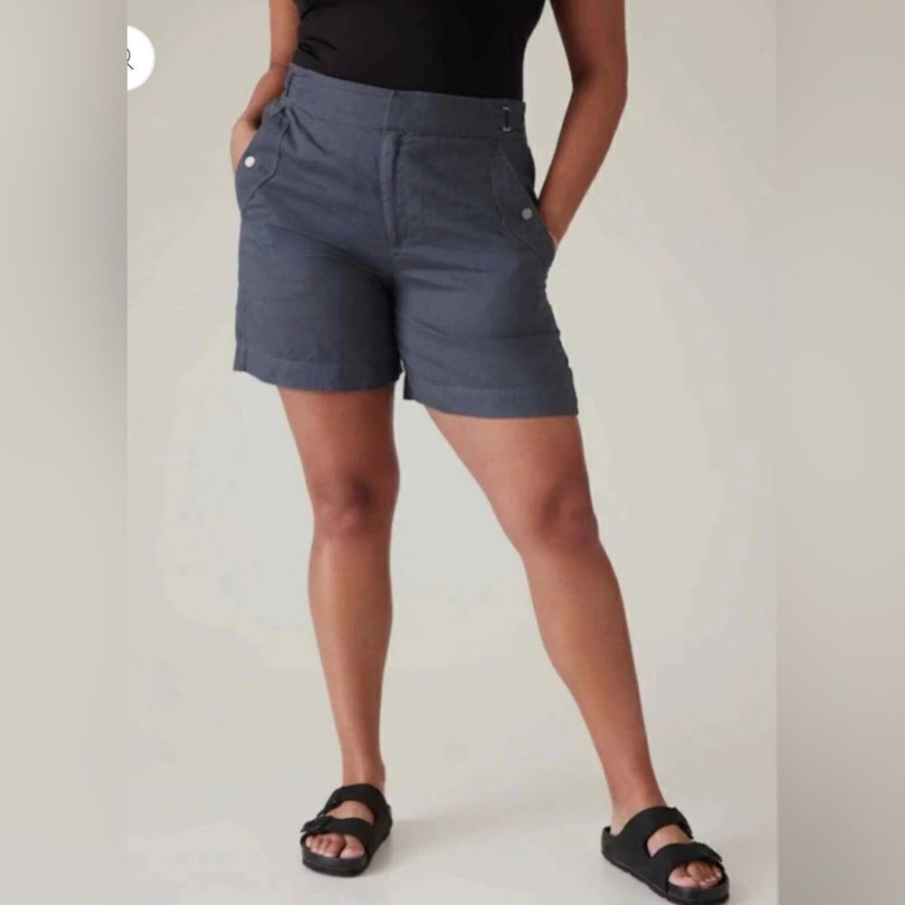 Athleta Voyager Linen Shorts NEW with tags Size 4 Granite Blue